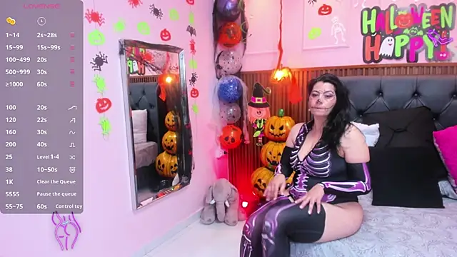 Snapshot of MEYLAGIA chatting on 10-28-25, 03:21 MEYLAGIA online show from 10-28-25, 03:21