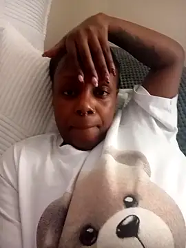 Snapshot of Miss_Amani chatting on 10-19-25, 12:06 Miss Amani online show from 10-19-25, 12:06