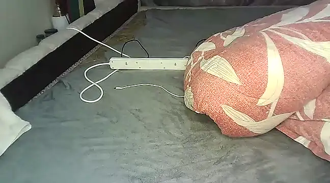 Snapshot of pretty_bums chatting on 12-09-24, 03:40 pretty bums online show from 12-09-24, 03:40