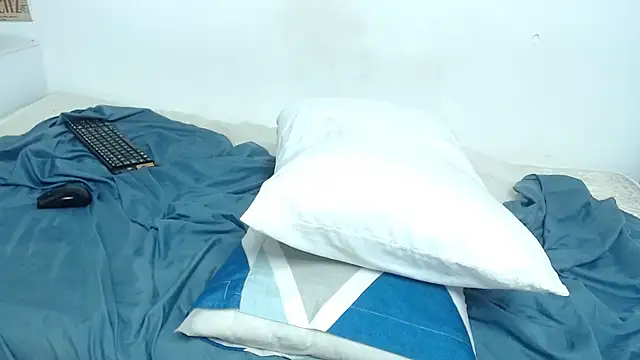 Madeline Woods online show from 10-14-25, 11:16