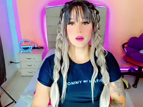 Snapshot of TaylorMon chatting on 01-12-25, 02:56 TaylorMon online show from 01-12-25, 02:56