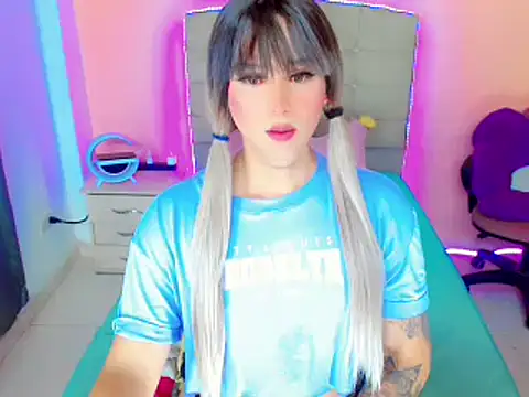 Snapshot of TaylorMon chatting on 01-21-25, 05:27 TaylorMon online show from 01-21-25, 05:27