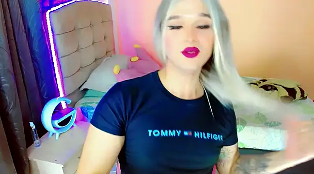 Snapshot of TaylorMon chatting on 03-07-25, 04:46 TaylorMon online show from 03-07-25, 04:46