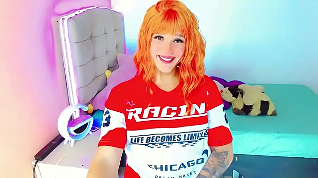 Snapshot of TaylorMon chatting on 03-22-25, 01:32 TaylorMon online show from 03-22-25, 01:32