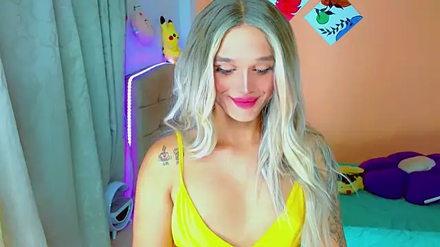 Snapshot of TaylorMon chatting on 09-12-25, 02:00 TaylorMon online show from 09-12-25, 02:00