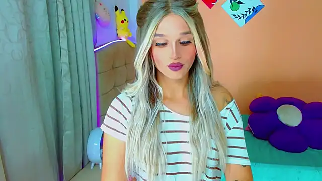 Snapshot of TaylorMon chatting on 09-13-25, 01:05 TaylorMon online show from 09-13-25, 01:05