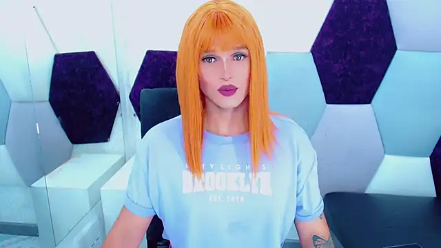 Snapshot of TaylorMon chatting on 09-27-25, 02:05 TaylorMon online show from 09-27-25, 02:05