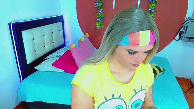 Snapshot of TaylorMon chatting on 12-03-25, 03:43 TaylorMon online show from 12-03-25, 03:43