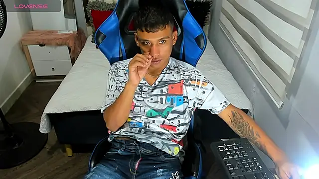 Backsex boy online show from 10-12-25, 09:41