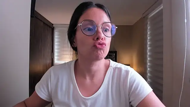 Snapshot of anabel_025 chatting on 01-03-25, 07:50 anabel 025 online show from 01-03-25, 07:50