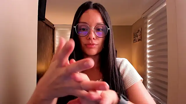 Snapshot of anabel_025 chatting on 09-10-25, 04:18 anabel 025 online show from 09-10-25, 04:18