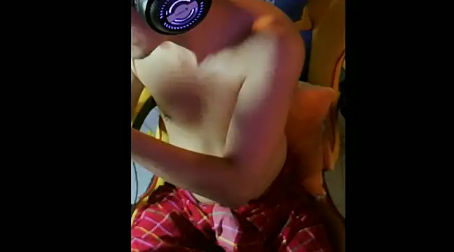 Snapshot of cloudyth1994 chatting on 12-07-24, 03:52 cloudyth1994 online show from 12-07-24, 03:52