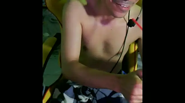 Snapshot of cloudyth1994 chatting on 12-12-24, 09:26 cloudyth1994 online show from 12-12-24, 09:26