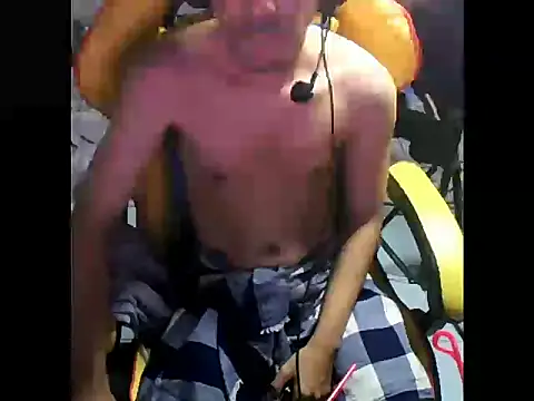 Snapshot of cloudyth1994 chatting on 12-14-24, 09:56 cloudyth1994 online show from 12-14-24, 09:56