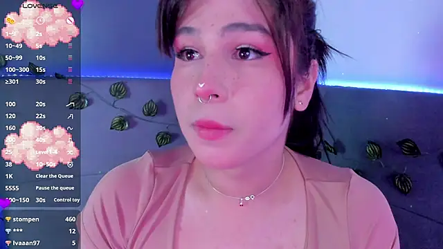 Snapshot of Yuri_Stars chatting on 03-12-25, 05:28 Yuri Stars online show from 03-12-25, 05:28