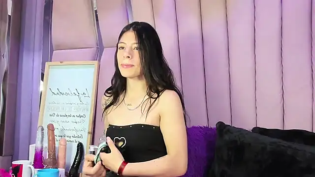 Sasha Petitte online show from 09-18-25, 04:14