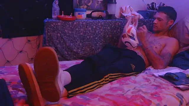 TheOneYouLove69 online show from 11-07-25, 01:16