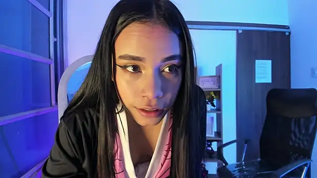 Jasmin Skinny online show from 10-31-25, 03:40