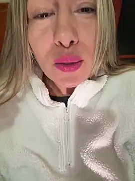 Snapshot of xLadyScarlettx chatting on 02-22-25, 02:06 xLadyScarlettx online show from 02-22-25, 02:06