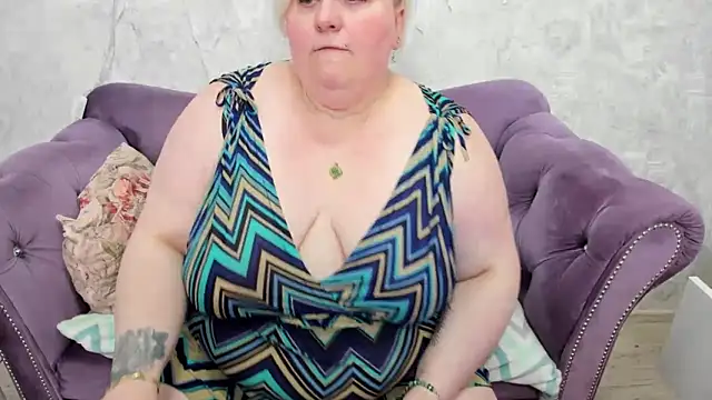 fashiona online show from 02-11-25, 10:48