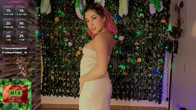 Snapshot of Hairyandsexysalma chatting on 03-19-25, 07:40 Hairyandsexysalma online show from 03-19-25, 07:40