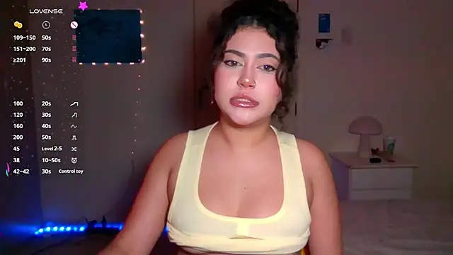 Snapshot of ann4montez_ chatting on 09-18-25, 06:04 ann4montez  online show from 09-18-25, 06:04