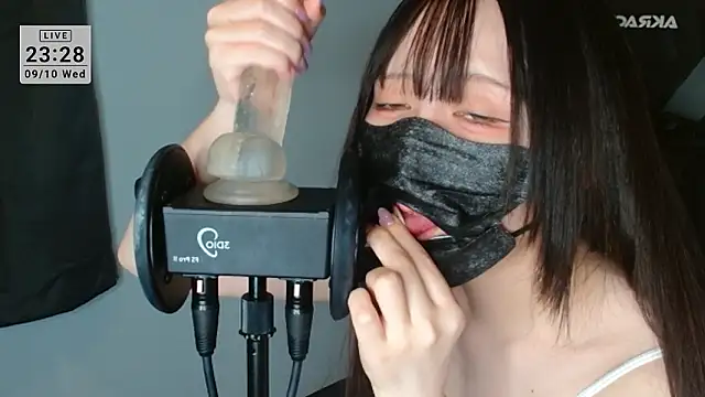 Snapshot of R18onesanASMR chatting on 09-10-25, 02:28 R18onesanASMR online show from 09-10-25, 02:28