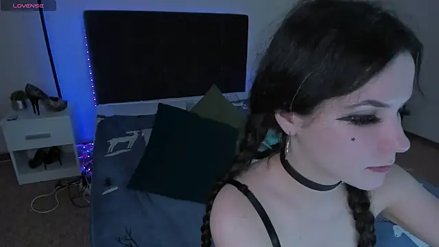 Snapshot of CassieEvans chatting on 12-15-24, 06:40 CassieEvans online show from 12-15-24, 06:40