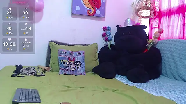 Snapshot of sexycouple_lat chatting on 03-18-25, 06:15 sexycouple lat online show from 03-18-25, 06:15