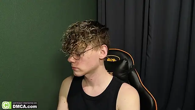 Snapshot of Keytaro chatting on 02-15-26, 03:20 Keytaro online show from 02-15-26, 03:20