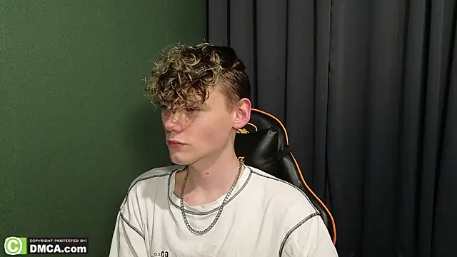 Snapshot of Keytaro chatting on 02-19-26, 01:45 Keytaro online show from 02-19-26, 01:45