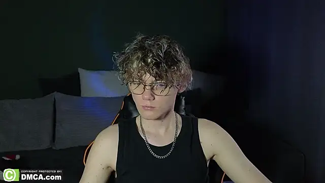 Snapshot of Keytaro chatting on 03-04-26, 01:06 Keytaro online show from 03-04-26, 01:06