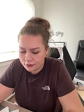 Snapshot of Fancy-Francy chatting on 03-05-25, 10:33 Fancy-Francy online show from 03-05-25, 10:33