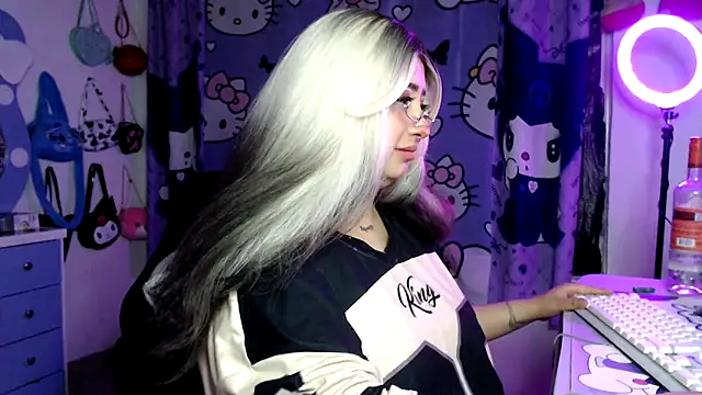 lussyevans24 online show from 03-10-26, 04:06