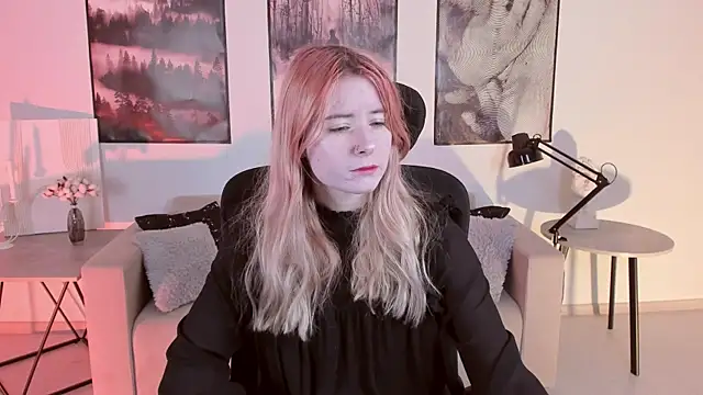 LexiWenford online show from 12-11-24, 06:36