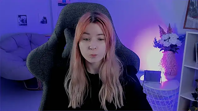 LexiWenford online show from 12-12-24, 05:52