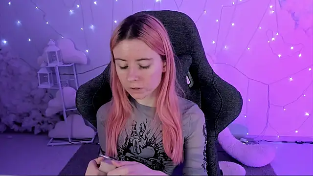 LexiWenford online show from 01-14-25, 02:50