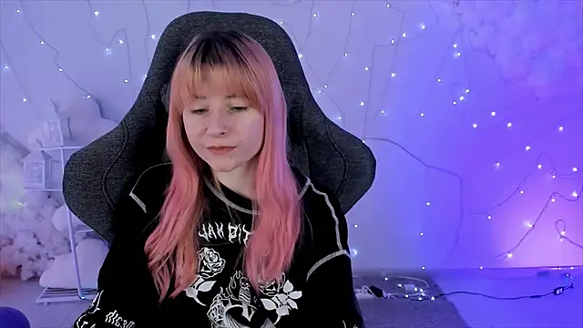 LexiWenford online show from 02-07-25, 05:52