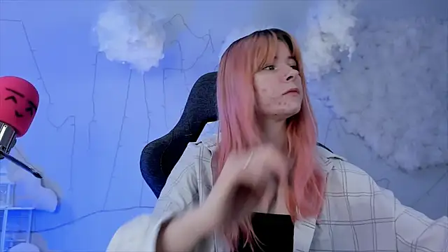 LexiWenford online show from 02-17-25, 08:52