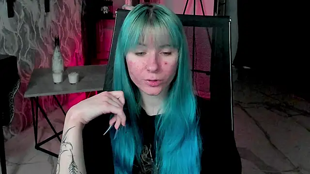 LexiWenford online show from 10-10-25, 02:43