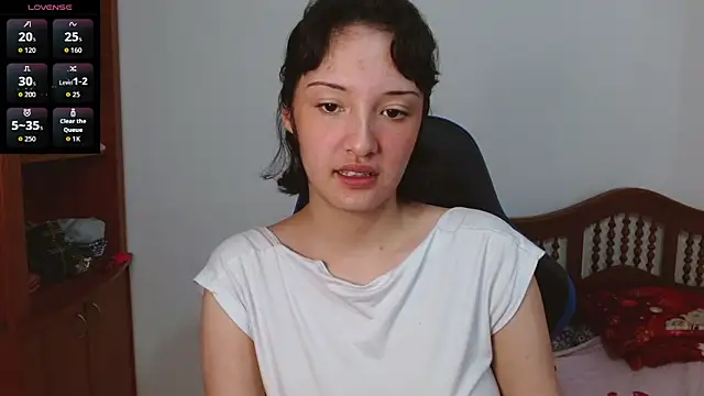 Snapshot of alexaa08 chatting on 09-28-25, 04:12 alexaa08 online show from 09-28-25, 04:12