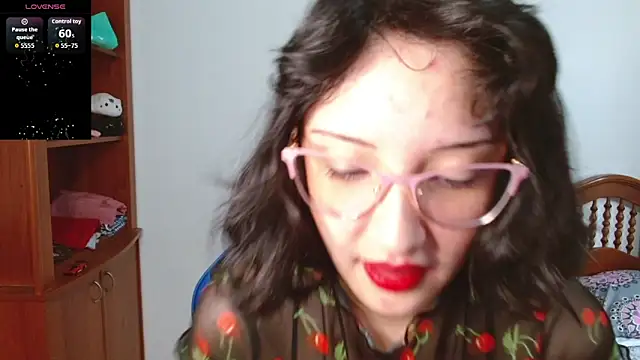 Snapshot of alexaa08 chatting on 10-21-25, 01:56 alexaa08 online show from 10-21-25, 01:56