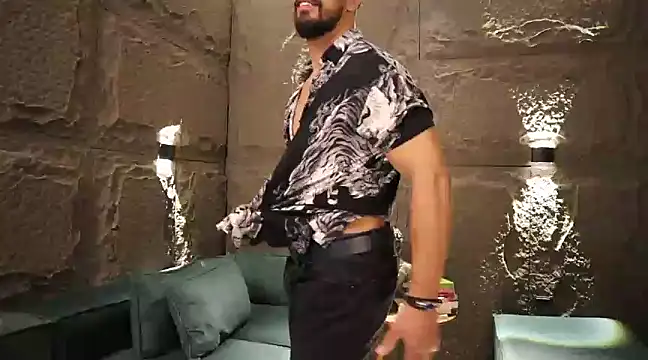 DannSaenz online show from 03-04-25, 02:10