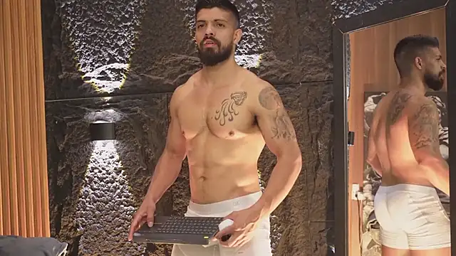 DannSaenz online show from 10-07-25, 02:14