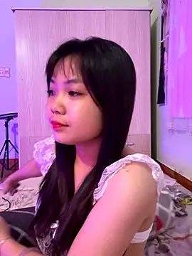 Maeve2k5 online show from 10-12-25, 09:25