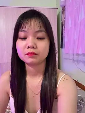 Maeve2k5 online show from 10-16-25, 01:06