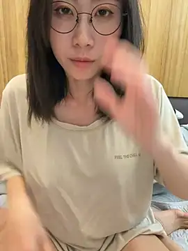 Snapshot of Ashepova000 chatting on 02-05-26, 01:49 Ashepova000 online show from 02-05-26, 01:49