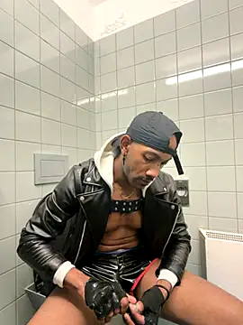 Snapshot of esteraulxxx chatting on 10-10-25, 02:10 esteraulxxx online show from 10-10-25, 02:10