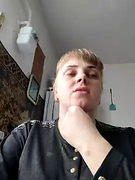 Snapshot of CoddessCrystal chatting on 02-04-25, 10:32 CoddessCrystal online show from 02-04-25, 10:32