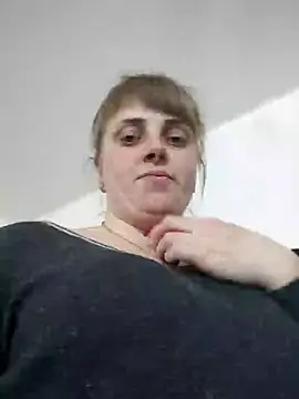 Snapshot of CoddessCrystal chatting on 02-21-25, 01:33 CoddessCrystal online show from 02-21-25, 01:33